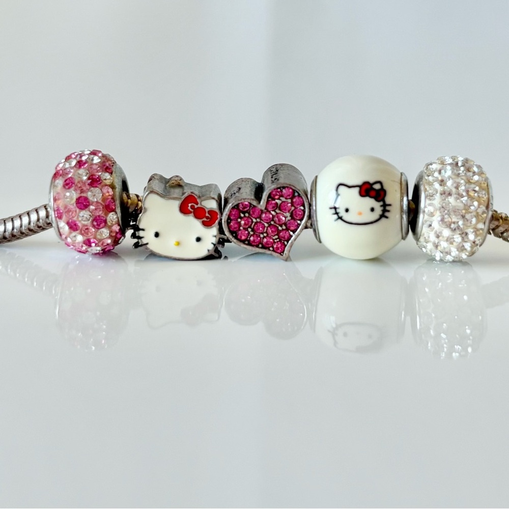 Kay Jewelers Charmed Memories Hello Kitty Pink Swarovski Crystal Charm Bracelet